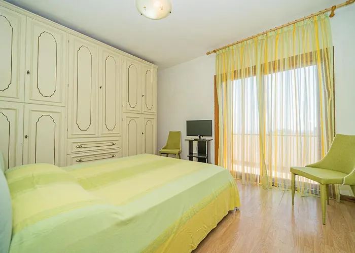Διαμέρισμα Master In 6 To 8 Persons With Large Private Garden *